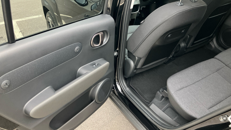 Hyundai INSTER 85kW 02 49kWh 5dr Auto Electric Hatchback